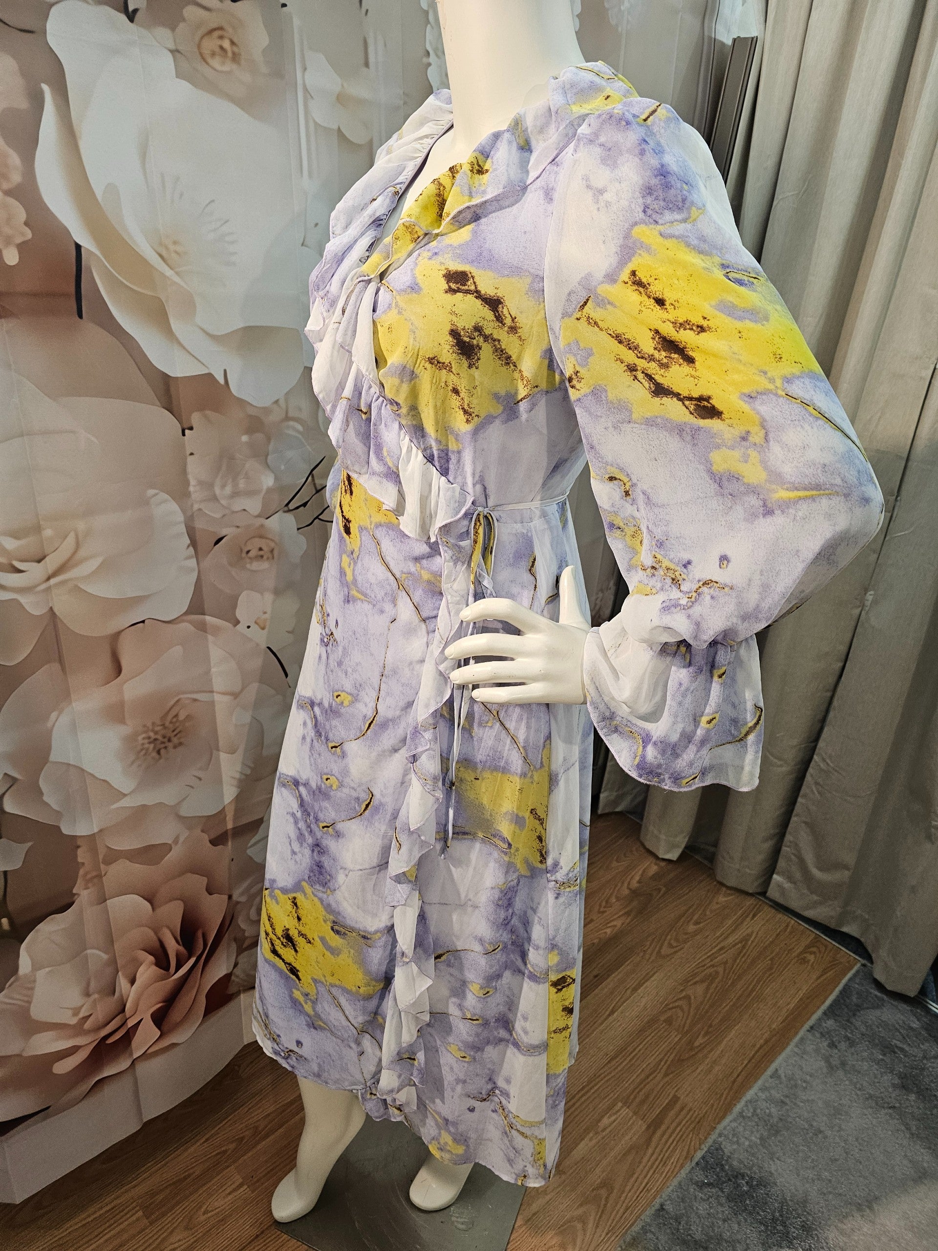 boohoo gold wrap dress Large, New, Plus Floral Ruffle Midi – Lilac/Gold Kori