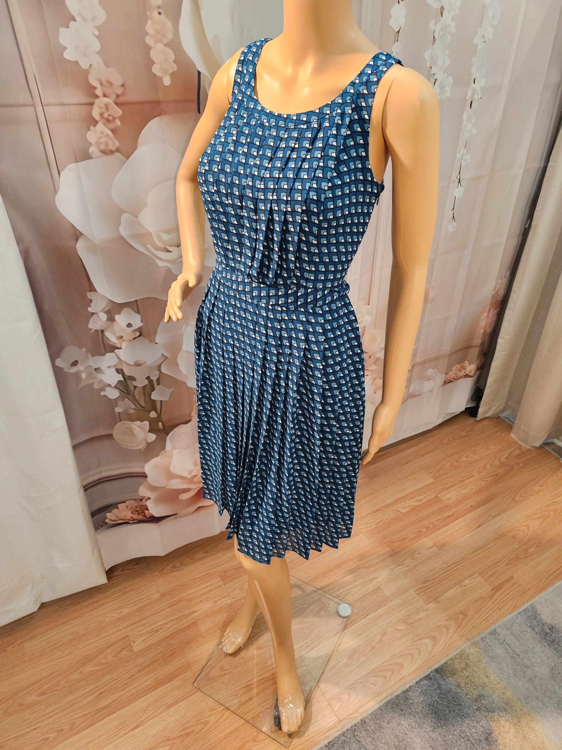 0, Halogen Geometric Pleated Sleeveless Dress